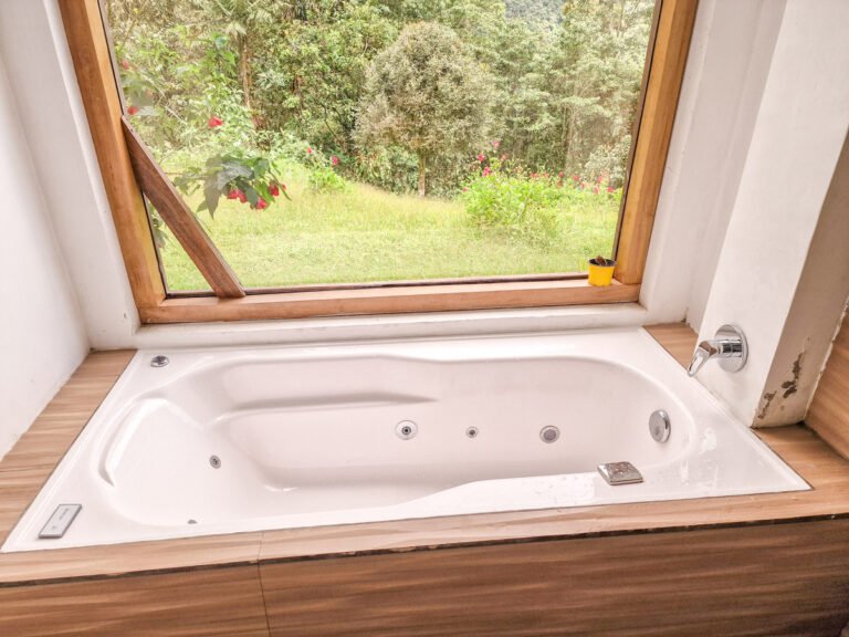 Room Bromelia 4